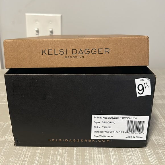 *YEAR END CLEARANCE SALE* 
NWB Kelsi Dagger Brooklyn Sailor Platform Sandal 9.5M - Picture 3 of 6